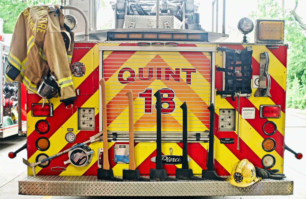 Irons and Ladders reviews THE PIG LoneStar Axe